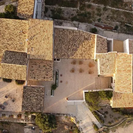 Borgo Delle Pietre 4* بورتو إمبيدوكْلي